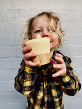 Load image into Gallery viewer, no-more-spills-sippy-cup-yellow