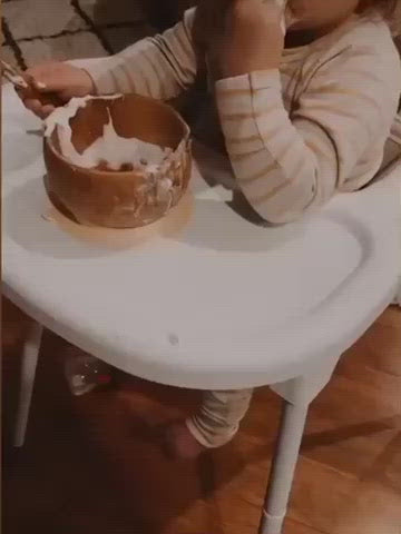 baby-led-weaning-self-feeding